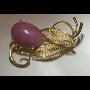 Vintage Pink Stone Brooch with Gold-Finish Leaf Design